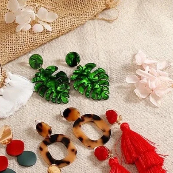 Tropical Monstera Leaf “Mila” Bohemian Palm Tree Green Acrylic Summer Earring - Picture 5 of 9